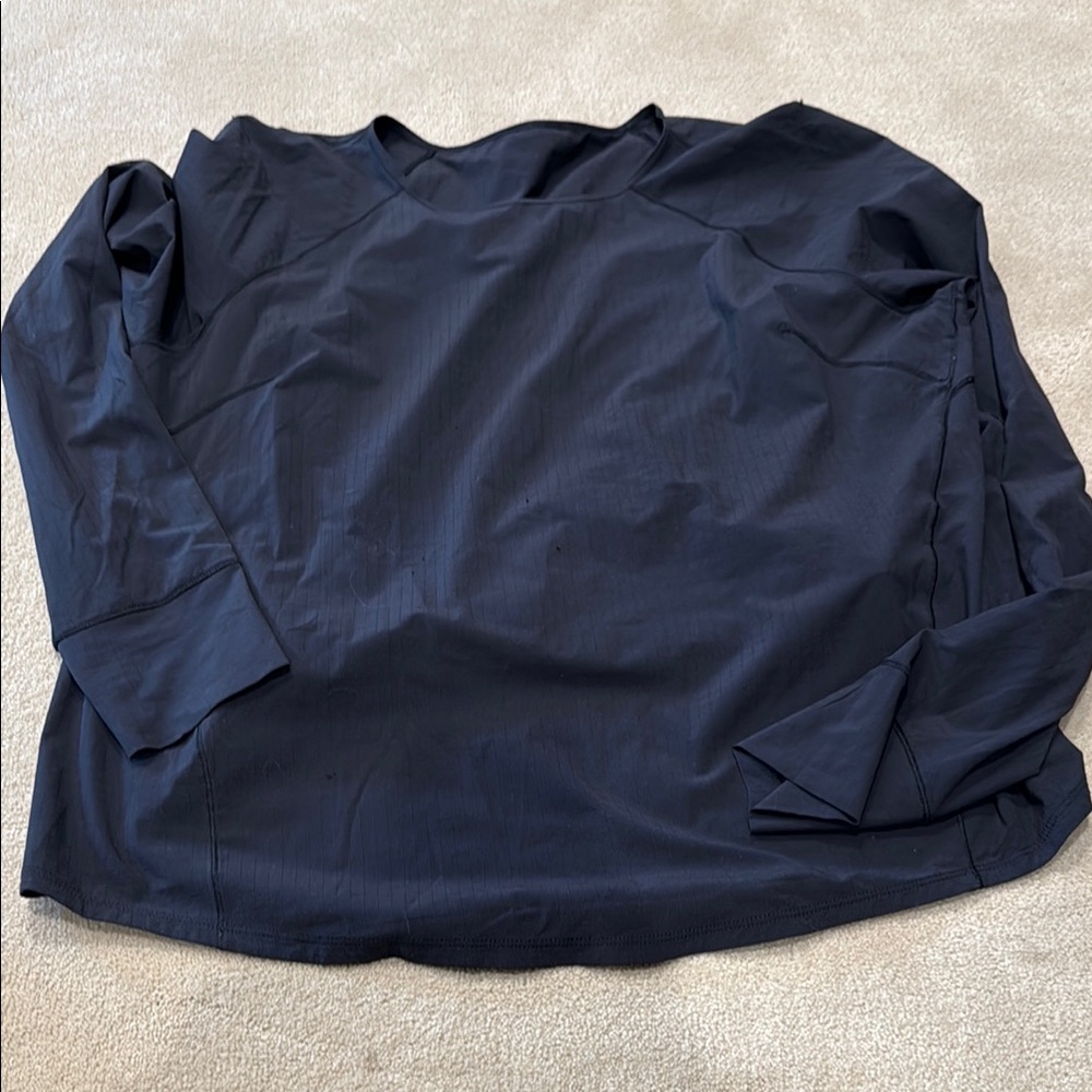 Size L. Black LuLu Lemon run top